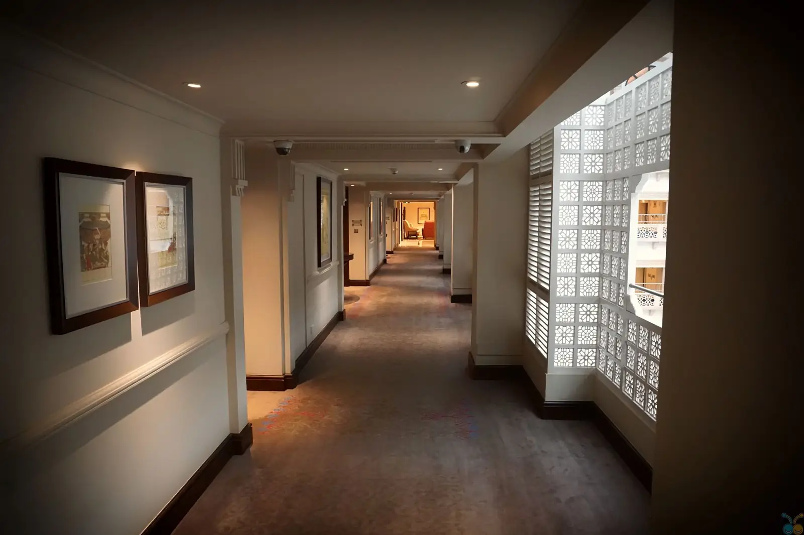 Evauri Royal Hotel interior corridor